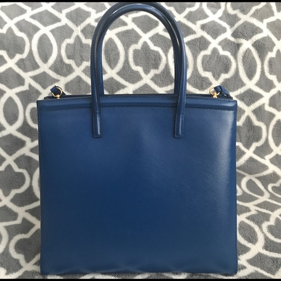 Prada Saffiano Vernice Tote - Picture 2 of 4